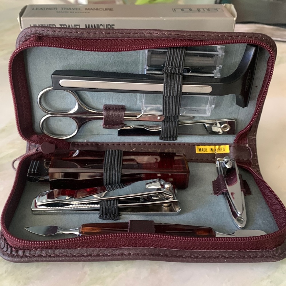 Travel manicure set